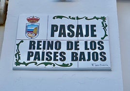 Plaque in the passage dedicated to the Kingdom of the Netherlands.