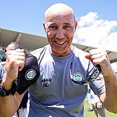 Calderón, celebrating promotion to the third tier last summer.