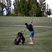The memorial day is held at the Miraflores Golf Club.