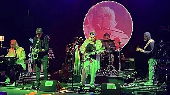 Mama Paula performs in Fuengirola