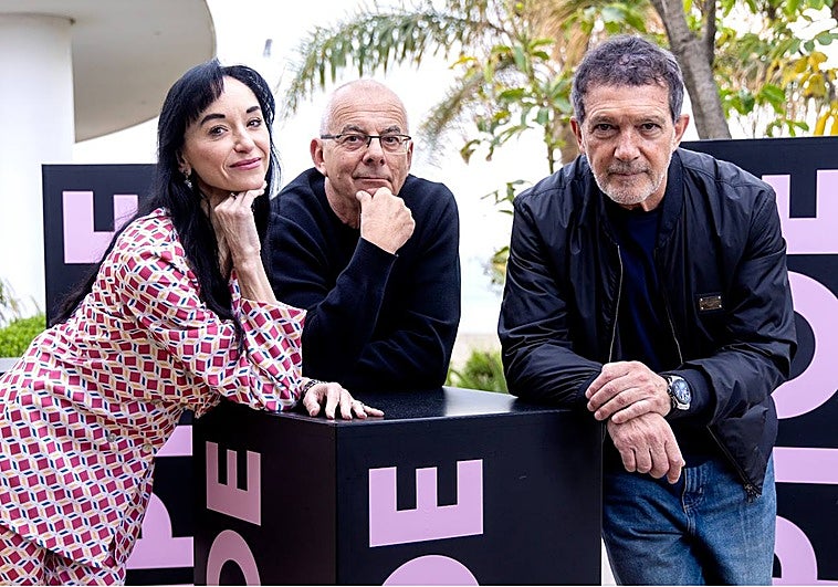 Lucía Lacarra, Thierry Malandain and Antonio Banderas, at the official presentation of the Tip Toe festival.