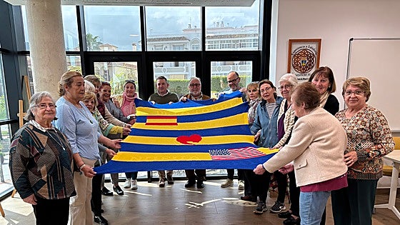 Alhaurín de la Torre to present twin Louisiana city with a crochet flag by workshop students
