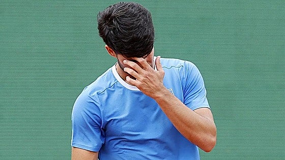 Carlos Alcaraz loses Monte Carlo final and surrenders world number one ranking