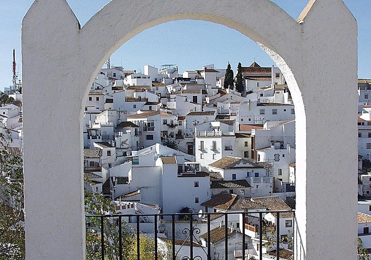 Head to Comares this weekend for Tahona Fest with concerts, workshops and zip-wire