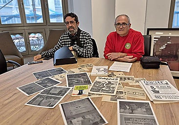 Antonio Arjona and Antonio Ruiz at SUR's headquarters in Malaga, showing materials they have gathered from their time as anti-conscriptuon activists.