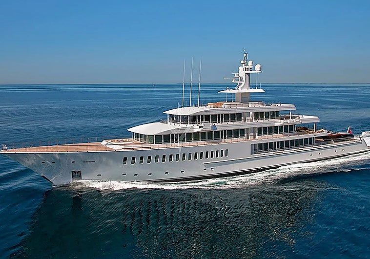 Oracle tech corporation co-founder's 'Japanese' yacht calls at Malaga Port