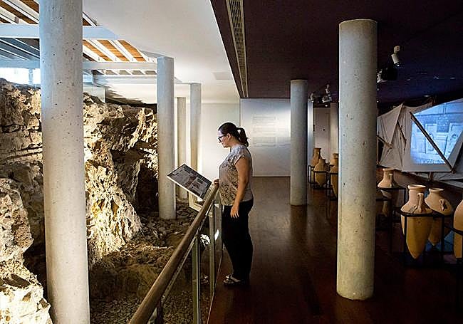 The basement of the Malaga University Rectorado houses Phoenician remains in Malaga city.