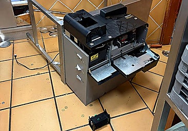 Malaga roadside restaurant suffers robbery by four hooded individuals