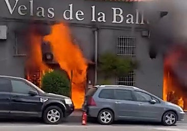 The Velas de la Ballena warehouse in Marbella during the fire on 23 April.