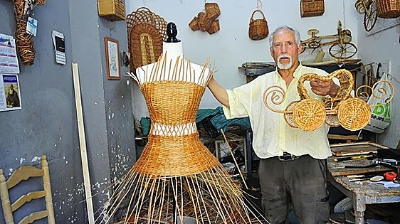 The weaver from Granada's Alpujarra commissioned to make a wicker dress