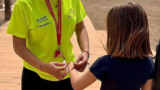 Marbella improves beach safety with an ID wristband system for beachgoers