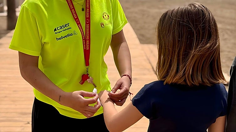 Marbella improves beach safety with an ID wristband system for beachgoers
