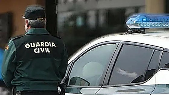 Malaga 112: car transporter driver tests positive for cannabis and cocaine after road accident
