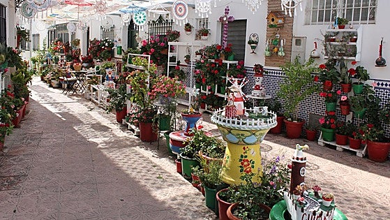Escapes around Malaga province during El mes de las flores