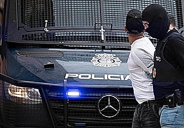 Video from the police deployment on Tuesday in the La Trinidad district in Malaga.