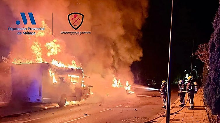 Estepona fire guts two motorhomes early on Wednesday morning