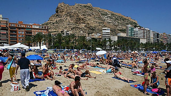 Spanish economy: arrival of more tourists will 'soften' impact of Iran war