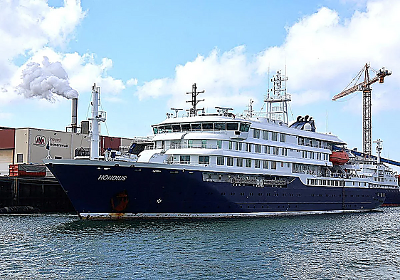 British doctor evacuated to Netherlands as 'hantavirus' cruise prepares for tense Tenerife arrival