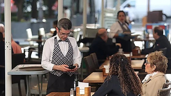 Spanish small businesses are suffocating due to hiring costs growing by almost 30% in five years