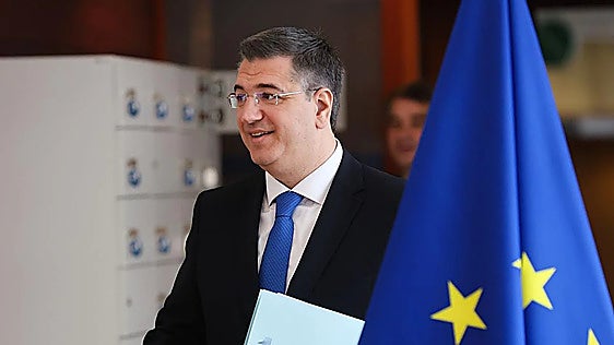 Brussels proposes single system for booking international train and bus tickets within Europe