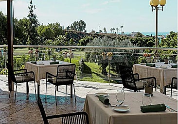 The Terraza de Ménade restaurant in Vélez-Málaga.