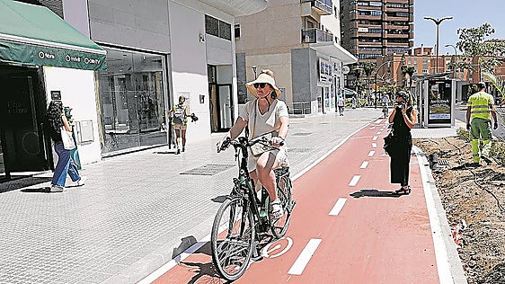 Malaga improves urban bike lanes before launching public rental service