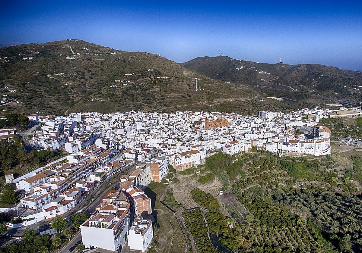 Torrox takes the first step towards joining the Malaga metropolitan transport system