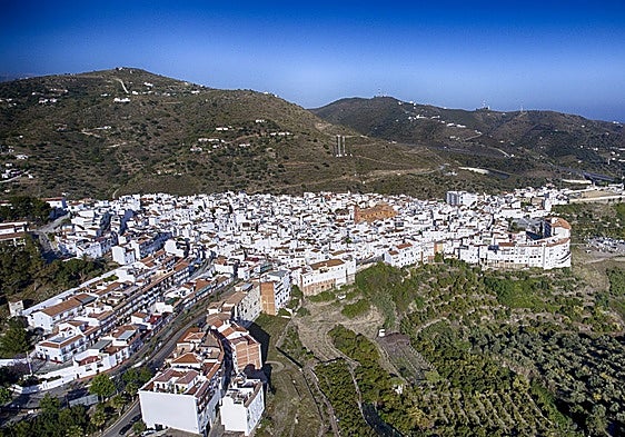 Torrox takes the first step towards joining the Malaga metropolitan transport system
