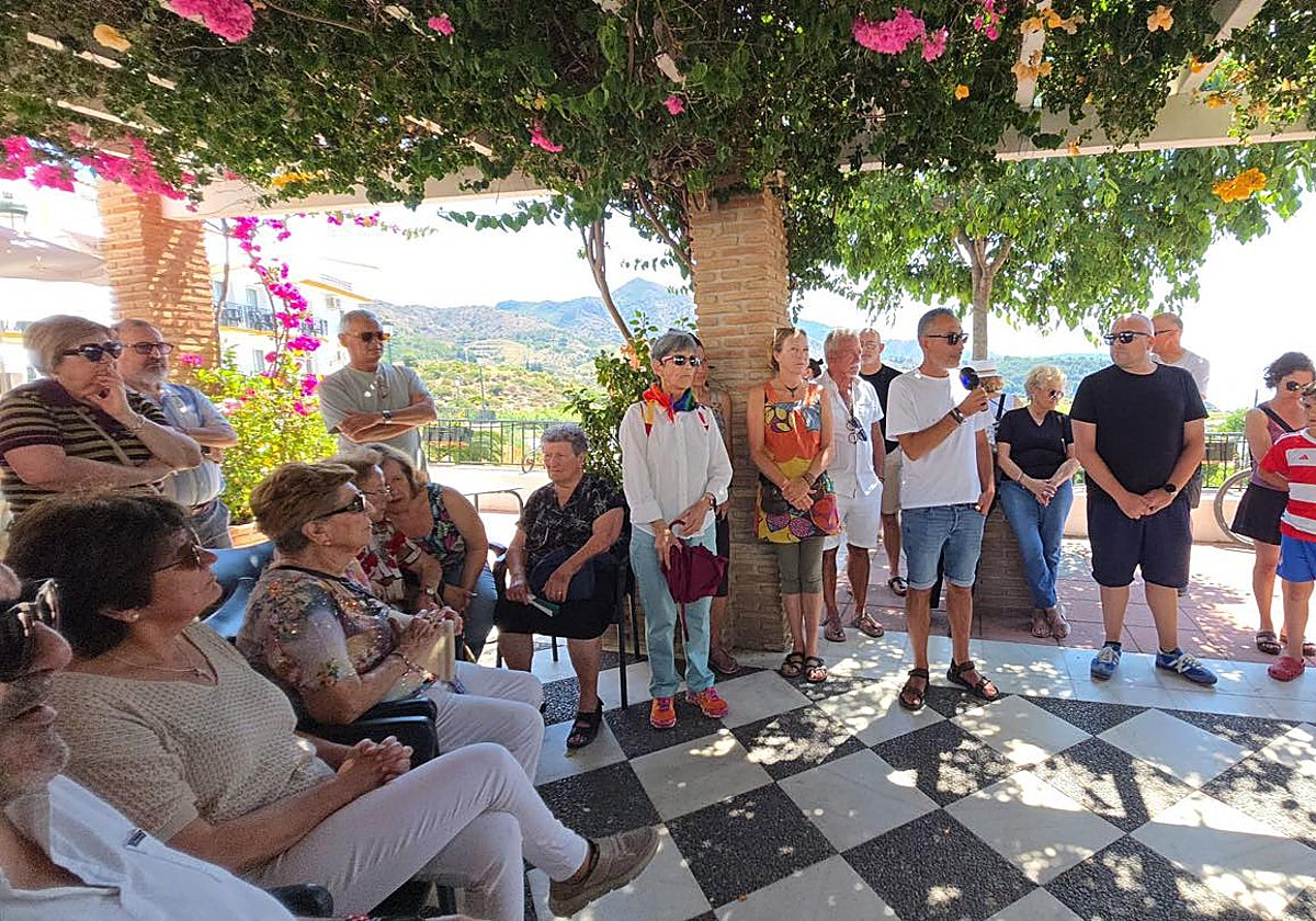 Maro residents show support of LGBT+ community following violent homophobic attack