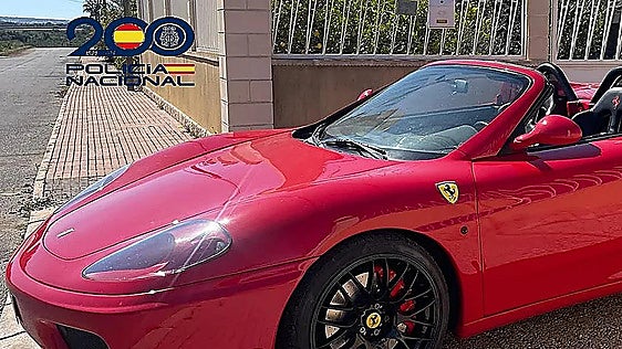 Police arrest man in Spain's Alicante province for trying to sell fake Ferrari