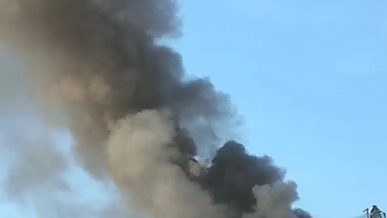 Fire keeps devouring the Ibis hotel from inside more than one week since the incident