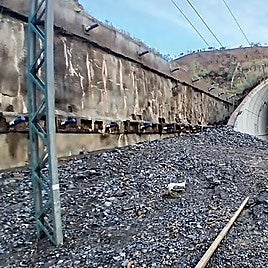 Photo from the CIAF rail accident investigation commission's report showing the state of the rail following the accident in Álora.