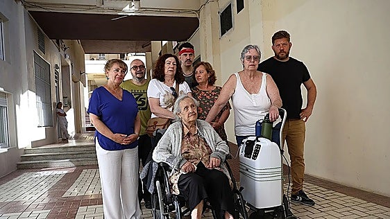 Malaga family earns 1,800 euros and cannot find home to rent before eviction