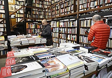 The approximately 2,700 bookshops in Spain remain the main outlet for buying books.