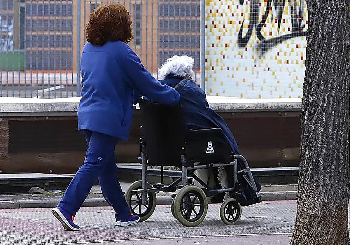 Malaga court orders 112,000-euro compensation for 92-year-old woman confined to wheelchair following road accident