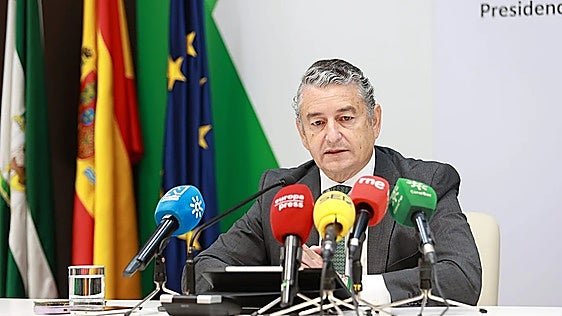 Andalusian regional minister of health Antonio Sanz.