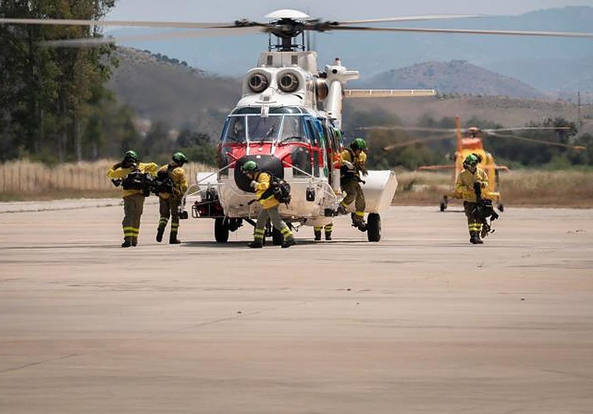 How the Andalusian forest fire extinction units operate in Malaga during the high-risk season