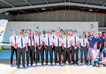 Part of the instruction and maintenance team at the Axarquía Airport.