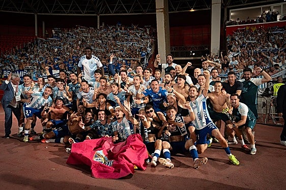 Málaga CF promoted: Blue and whites beat Almería 2-1 in playoff final