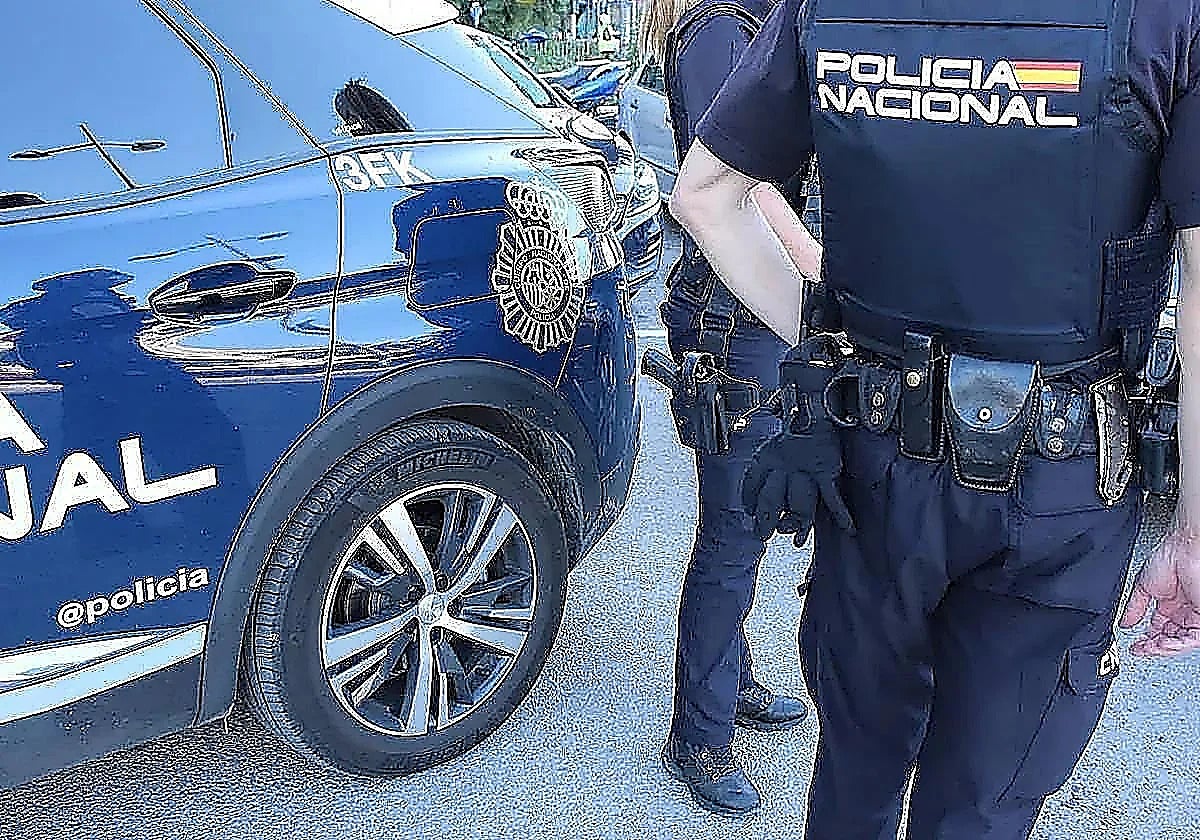 Malaga police search for violent robbery perpetrators who held jewellery shop owners at gunpoint