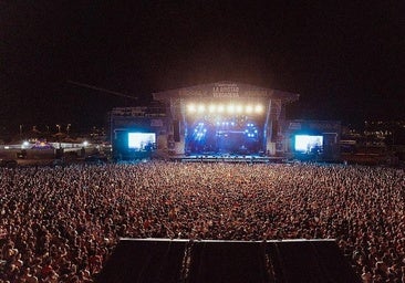 The main stage at the Weekend Beach festival 2025
