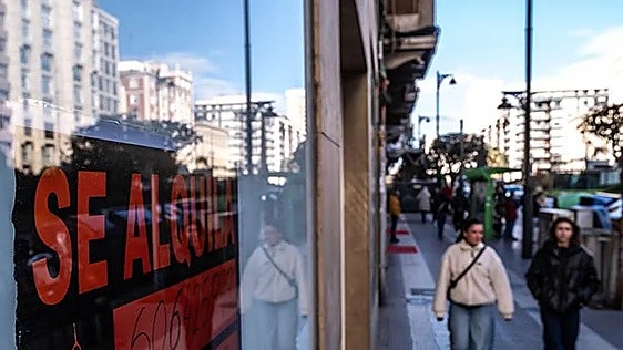 Spanish households spend one out of every three euros on housing and bills