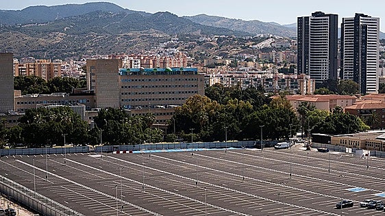 Malaga's Civil hospital temporary car park remains closed despite finished construction