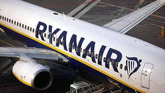 Ryanair to allow parents flying with young children to avoid seat fee