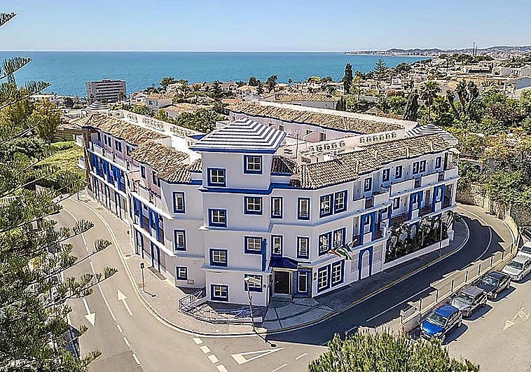 The complex, situated in Torremuelle, has 61 flats.