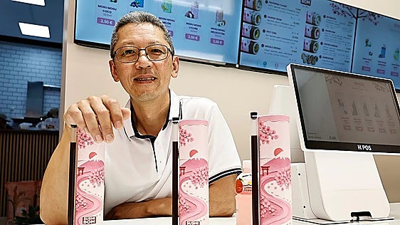 Malaga embraces the viral trend of the 'sushi push-pops'