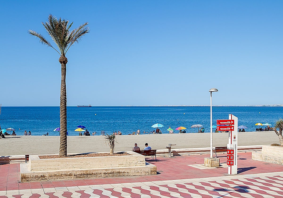 Almeria city extends beach services until October with around fifty lifeguards on duty