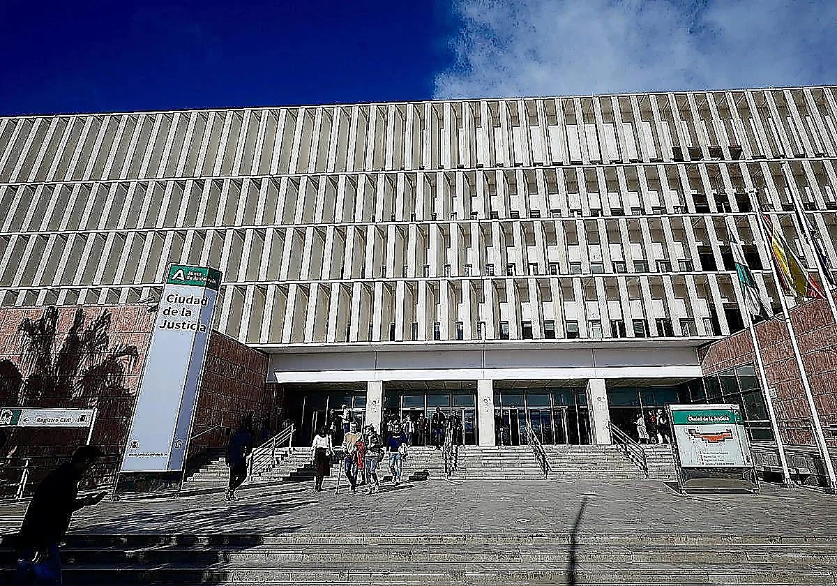 Malaga neighbours end up in fistfight following dispute over noise