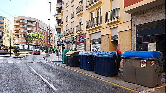 Yellow plastic recycling bin to be collected daily in Vélez-Málaga throughout summer