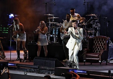 Rick Astley filled Starlite with nostalgia and British elegance.